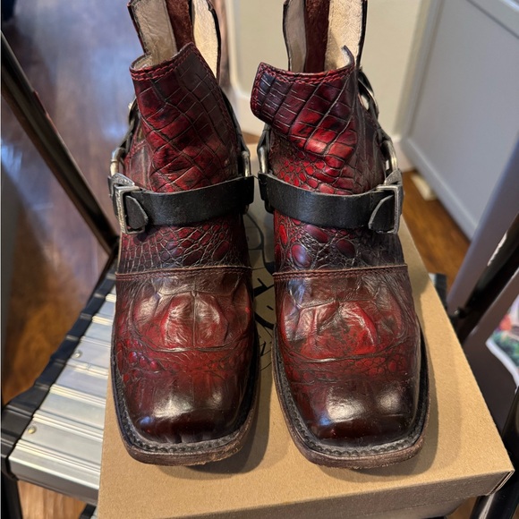 Freebird Truce Red Crocodile Pattern Leather Boots - Picture 8 of 13